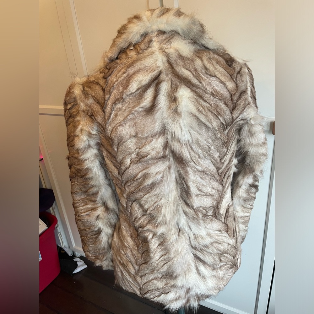 Vintage fox herringbone pattern fur coat with leather accents - Picture 2 of 4